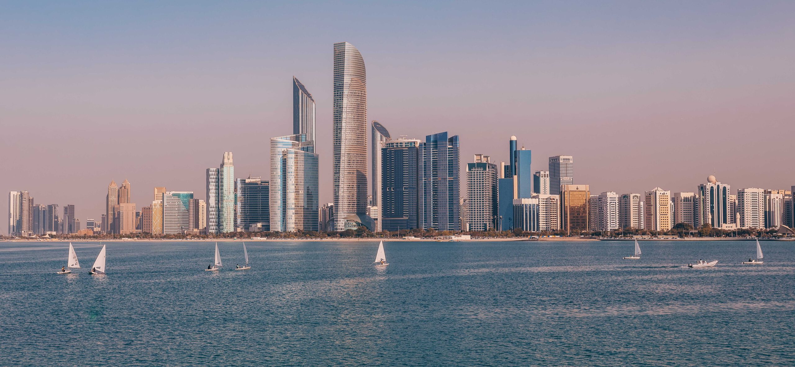 Abu Dhabi Sehenswürdigkeiten Highlights Reisetipps
