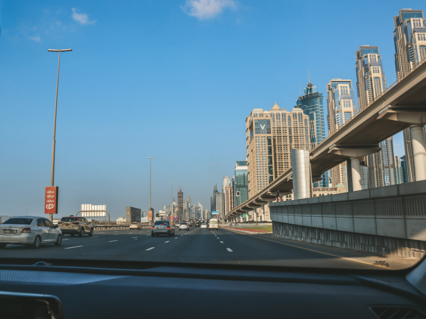 Neu Dubai moderne Hochhäuser